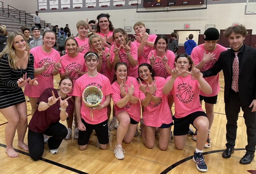 This student basketball team beat the staff team in a highly competitive, overtime, game on April 5, 2022 - via @SchwartzPRSS